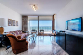 Depto con Amplia Terraza frente a Playa Grande en Edificio Premiado